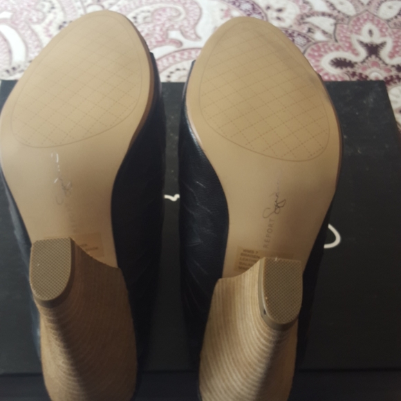 Shoes - Picture 4 of 4